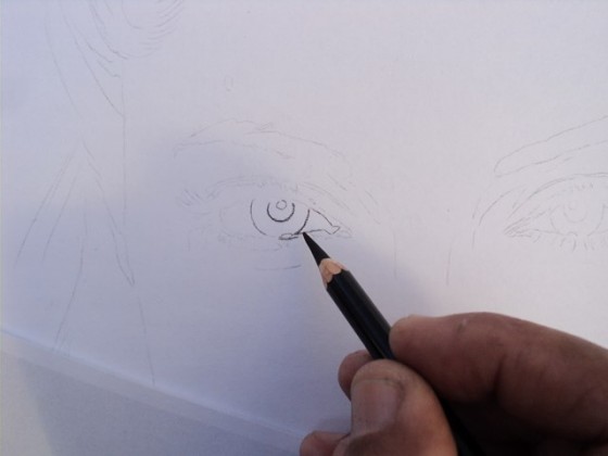 Angelina Jolie retrato a carvão. Olhos.