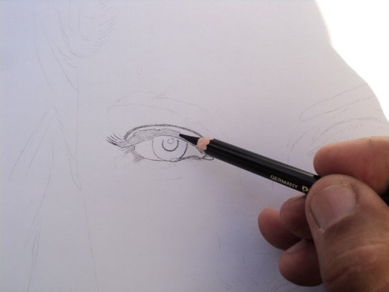 Angelina Jolie retrato a carvão. Olhos.