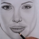 Angelina Jolie desenho a carvão. Desenhando os lábios.